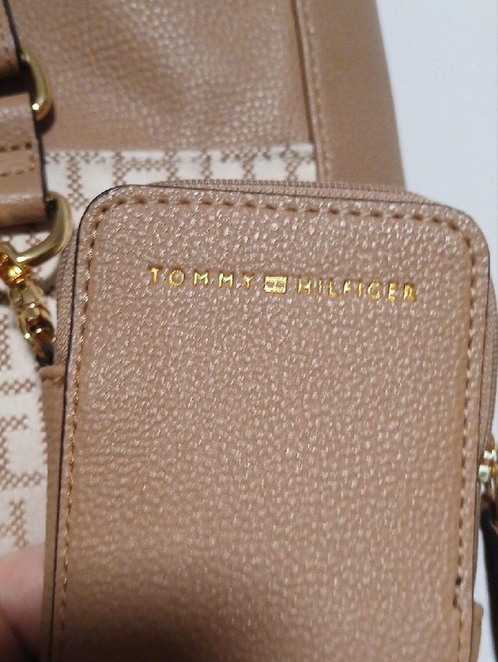 Tommy Hilfiger Beige Tan Logo-Panel Tote with Removable Pouch - Picture 3 of 12